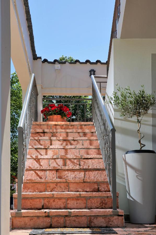 "Elegant & Quiet House" Apartman Igumeníca Kültér fotó