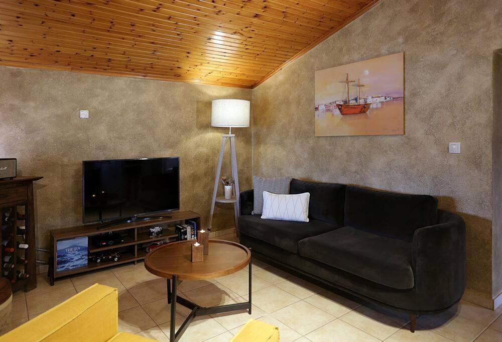 "Elegant & Quiet House" Apartman Igumeníca Kültér fotó